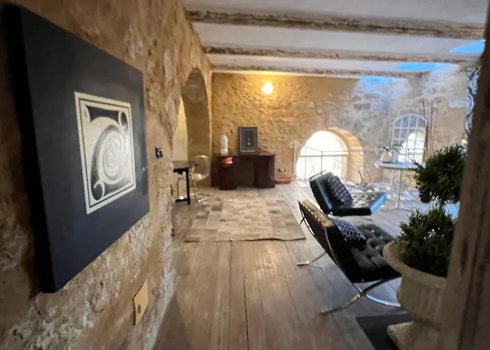 Atrium Experience ゲストハウス 4*