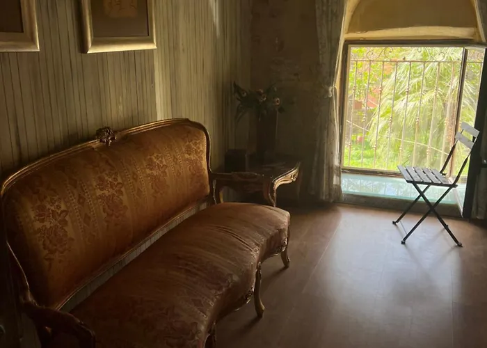 Atrium Experience ゲストハウス